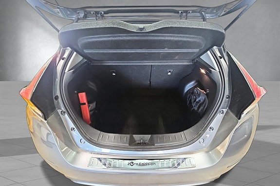 Nissan Leaf 8 of 21