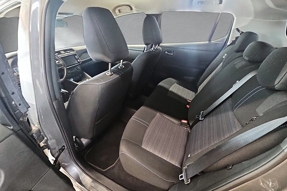 Nissan Leaf 10 of 21
