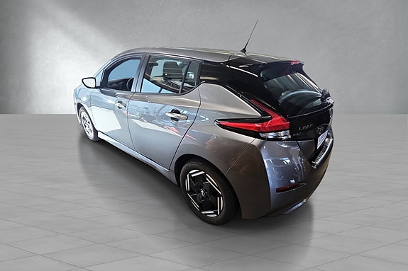 Nissan Leaf 7 of 21