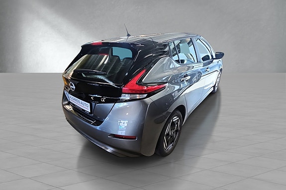 Nissan Leaf 6 of 21