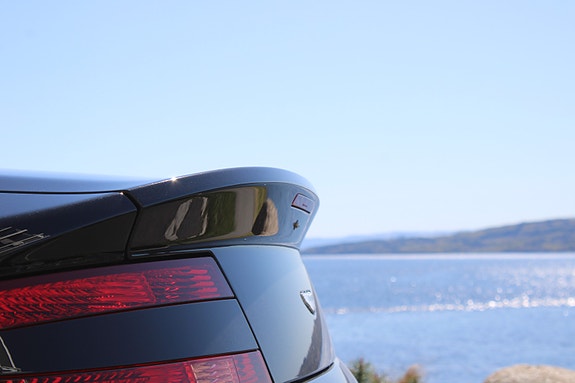 Aston Martin V8 Vantage 21 of 30