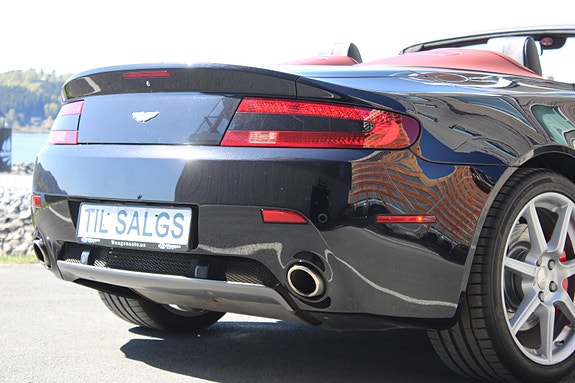 Aston Martin V8 Vantage 22 of 30