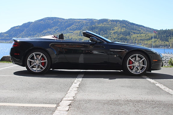 Aston Martin V8 Vantage 7 of 30