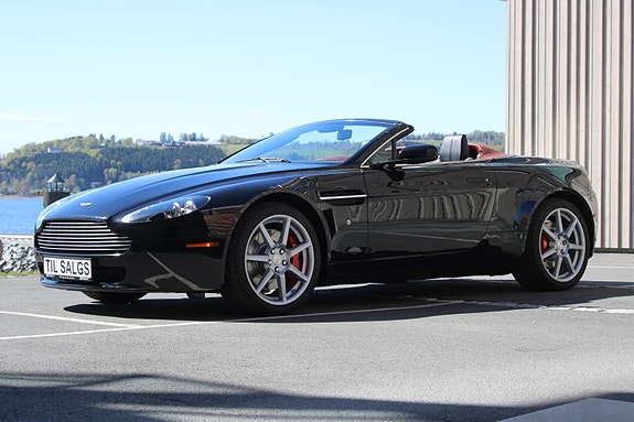 Aston Martin V8 Vantage 3 of 30
