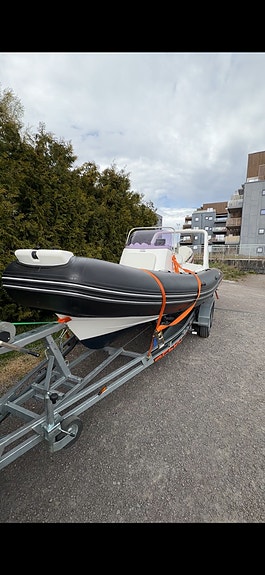 BRIG EAGLE 645 RIB 200HK / GARMIN VHF + GPS