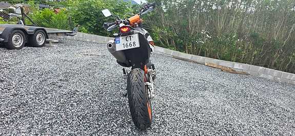 KTM 690 SMC 4 of 8