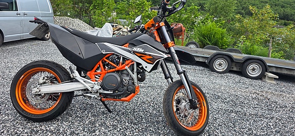 KTM 690 SMC 3 of 8