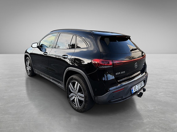 Mercedes-Benz EQA300 13 of 27