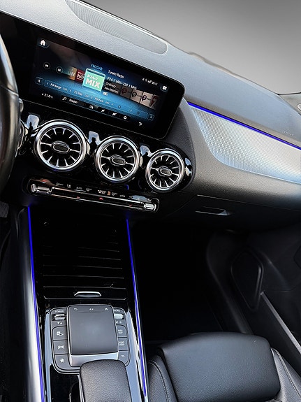 Mercedes-Benz EQA300 21 of 27
