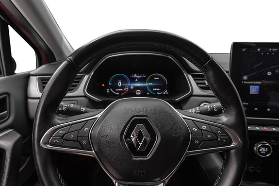 Kombinert digitalt dashbord og infotainment – moderne og oversiktlig.