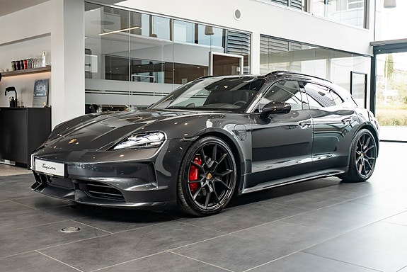Porsche Taycan Sport Turismo 4 of 5