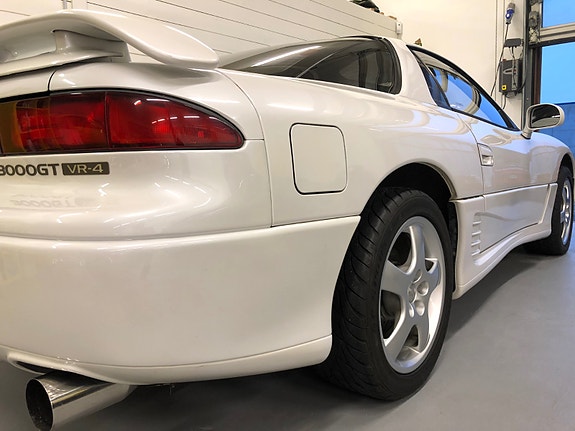 Mitsubishi 3000 gt 6 of 25
