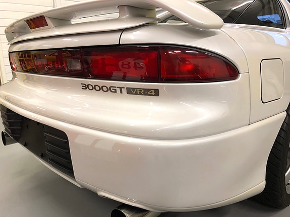 Mitsubishi 3000 gt 7 of 25