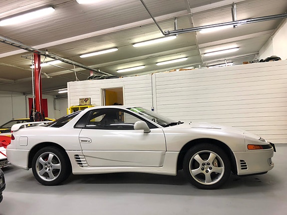 Mitsubishi 3000 gt 3 of 5