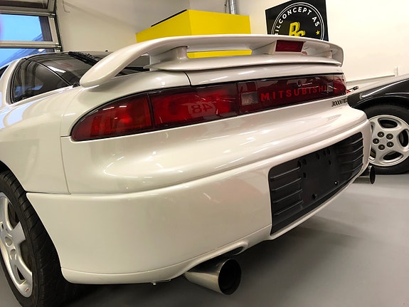 Mitsubishi 3000 gt 9 of 25