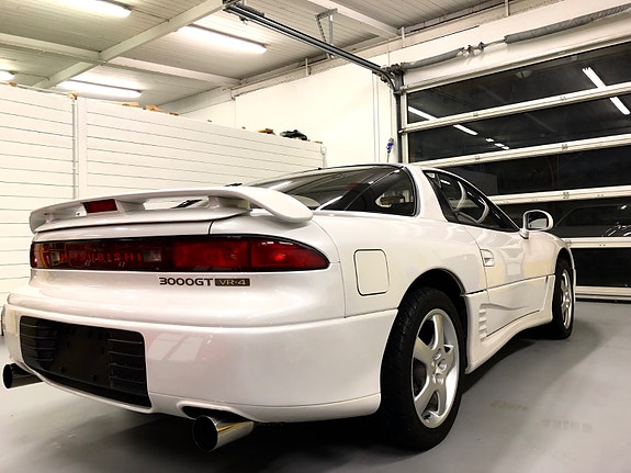 Mitsubishi 3000 gt 5 of 5