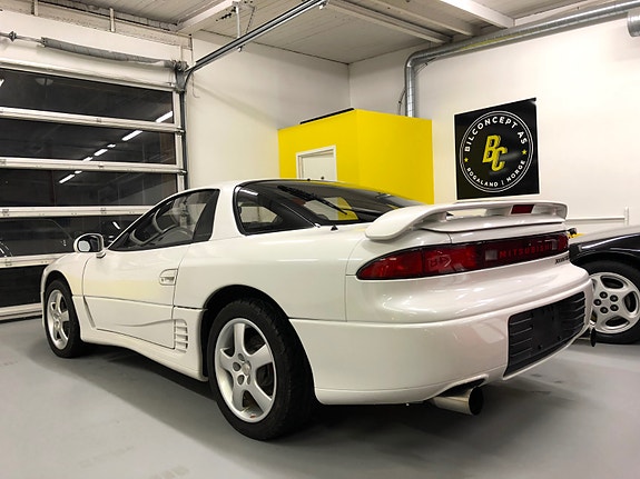 Mitsubishi 3000 gt 4 of 5