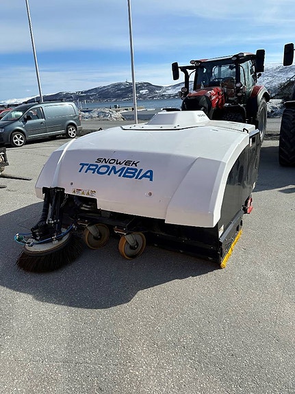 Andre Trombia T220 2 of 4
