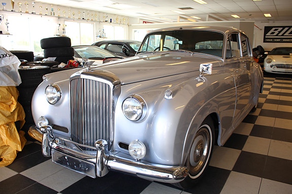 Bentley Andre 8 of 30