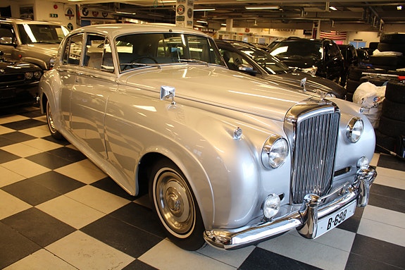 Bentley Andre 14 of 30