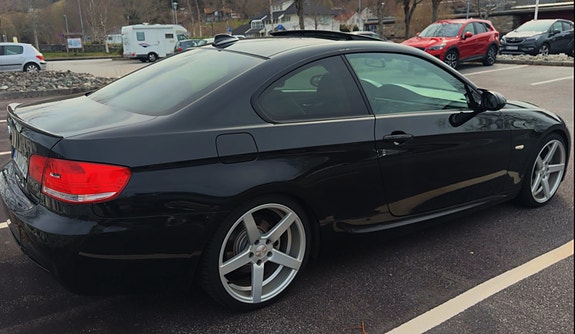 BMW 325i 3 of 24