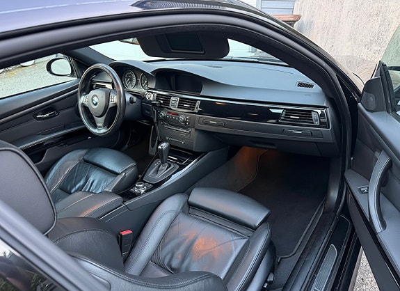 BMW 325i 11 of 24