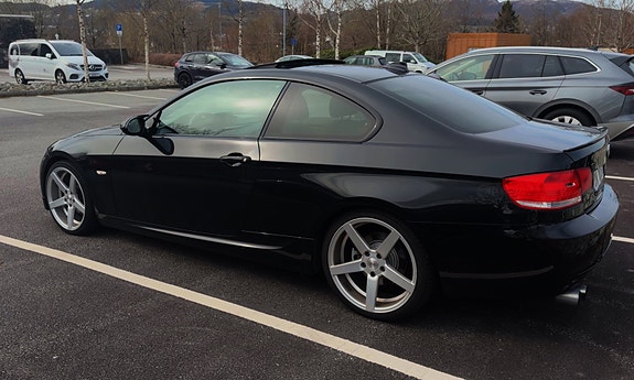 BMW 325i 6 of 24