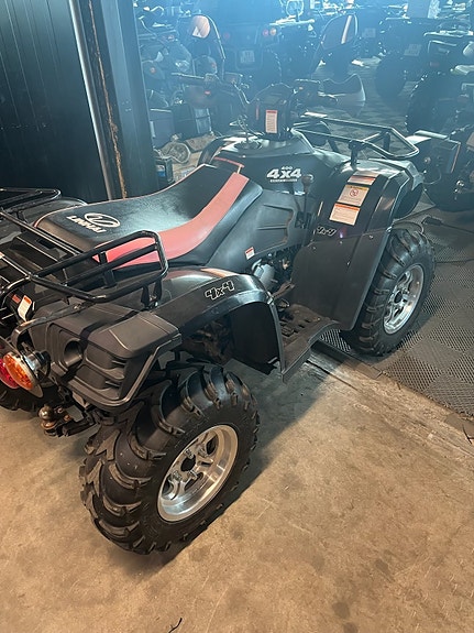 Linhai KUPP PÅ BRUKTE ATV  Reprasjons objekter for deg som kan skru selv. For deg er dette god butikk! For og få deg en rimelig maskin. Med i hovedvekt behov av arbeidstimer. Alle er gode objekt! 19 of 20