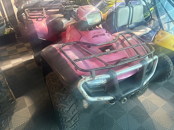 Linhai KUPP PÅ BRUKTE ATV  Reprasjons objekter for deg som kan skru selv. For deg er dette god butikk! For og få deg en rimelig maskin. Med i hovedvekt behov av arbeidstimer. Alle er gode objekt! 11 of 20