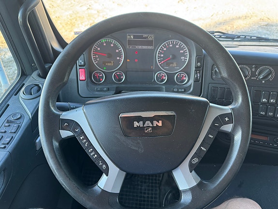 MAN 14 of 19