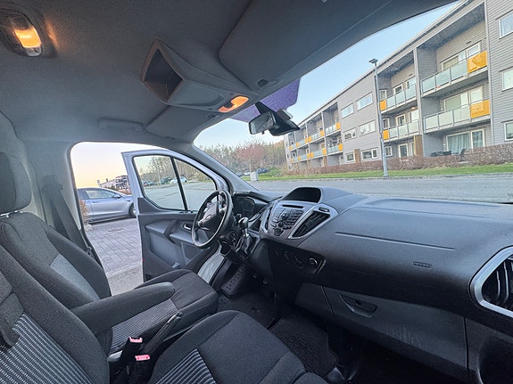 Ford Transit 12 of 28