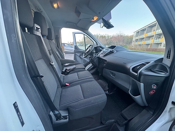 Ford Transit 13 of 28