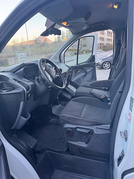 Ford Transit 10 of 28