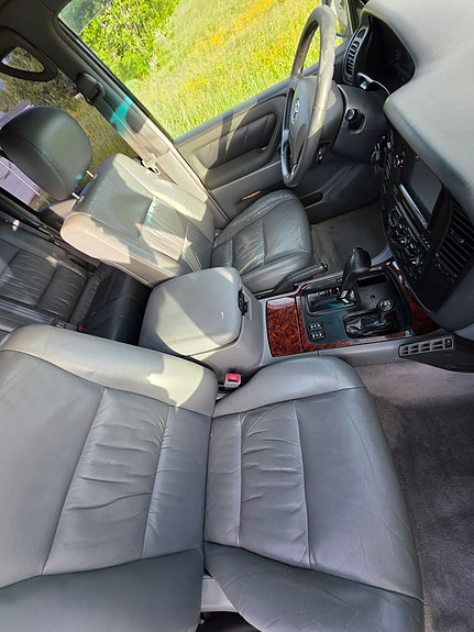Toyota Land Cruiser 12 of 14