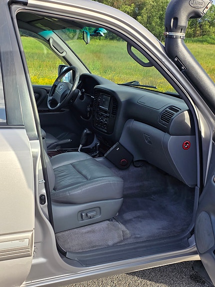 Toyota Land Cruiser 11 of 14