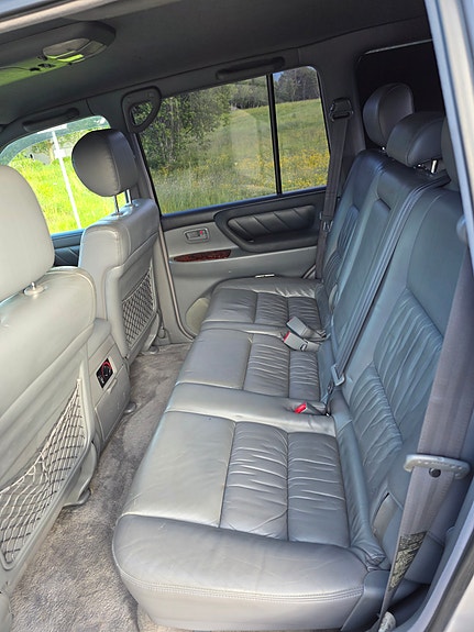 Toyota Land Cruiser 10 of 14