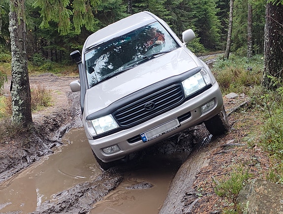 Toyota Land Cruiser 14 of 14