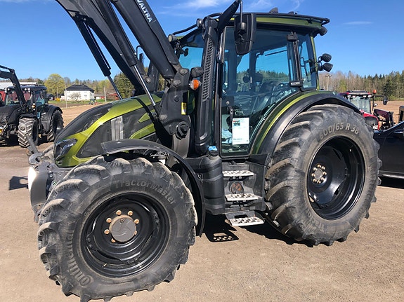 Valtra G135VST med GPS 2020, kr 950 000,-