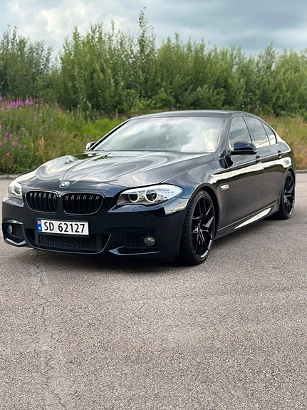 BMW 520d 2 of 5