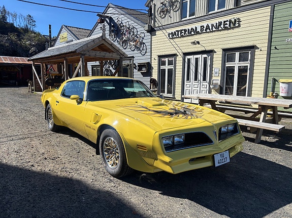 Pontiac Trans Am 2 of 5