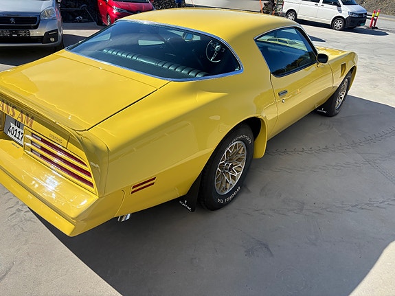 Pontiac Trans Am 15 of 30