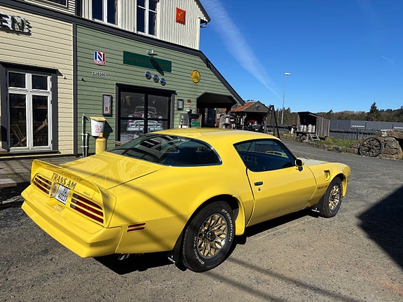 Pontiac Trans Am 3 of 5