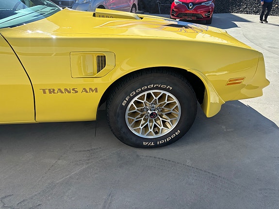 Pontiac Trans Am 25 of 30