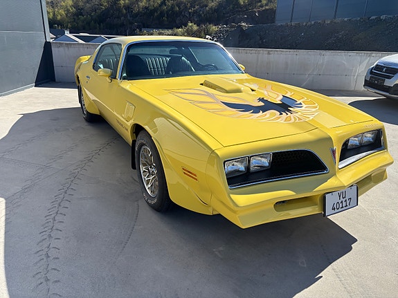 Pontiac Trans Am 16 of 30