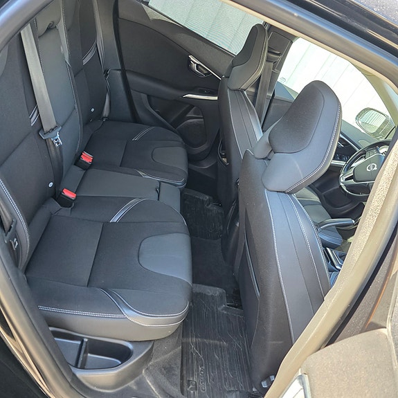 Volvo V40 15 of 19