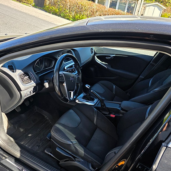 Volvo V40 16 of 19