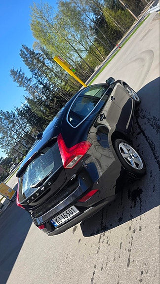 Volvo V40 3 of 19