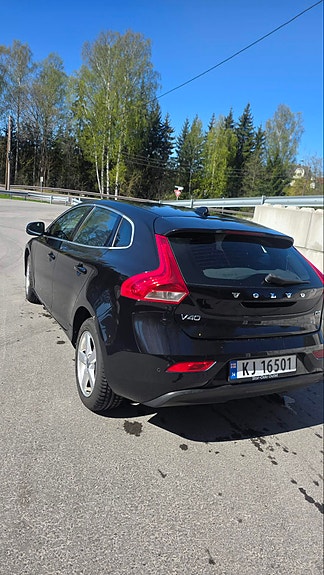 Volvo V40 8 of 19