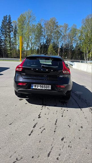 Volvo V40 7 of 19
