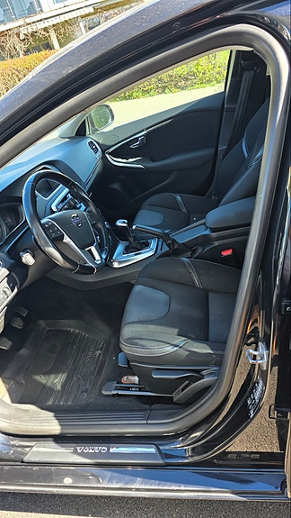 Volvo V40 11 of 19